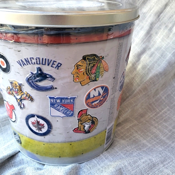 RETRO with package NHL Popcorn Can Tin with 30 Embossed Teams. 2014. Collectible - Picture 1 of 6